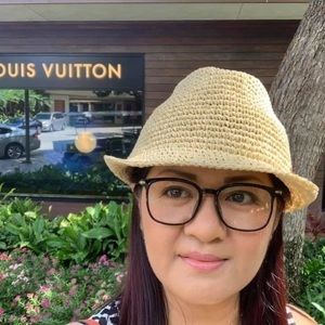 Meet your Posher, Quynh